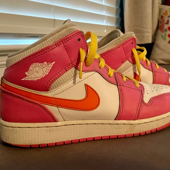 Air Jordan 1 Mid GS 'Pinksicle Orange' sneaks - Picture 1 of 11